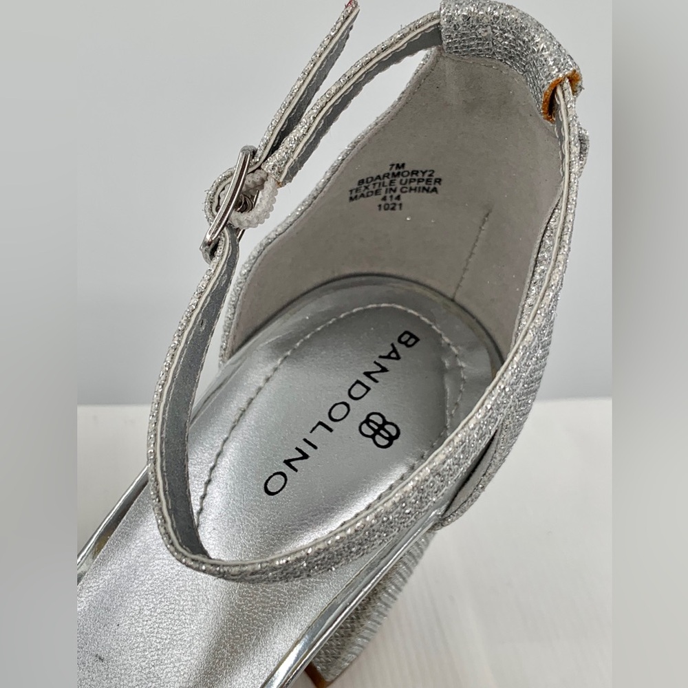 NWT Bandolino Women’s Armory Ankle Strap Silver Sandals Shoes - Picture 8 of 9